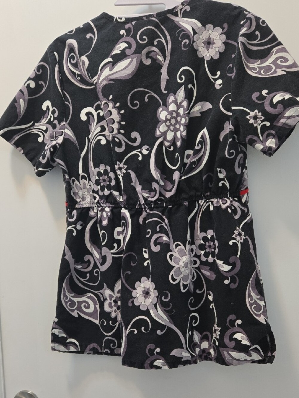 Cherokee Black Floral V-Neck Scrub Top with Red Trim - Picture 2 of 3